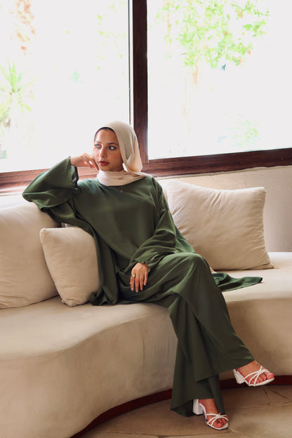 Liliana Set In Olive-Green