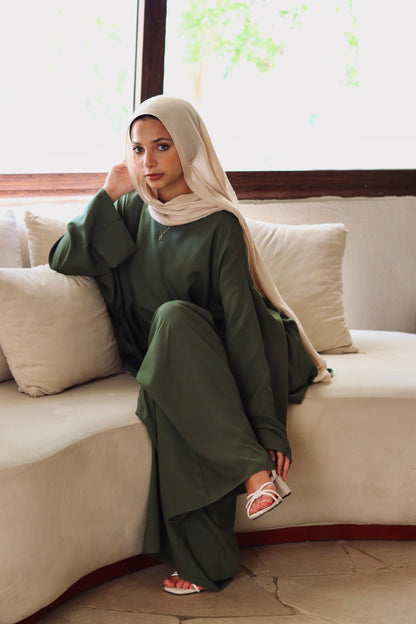 Liliana Set In Olive-Green