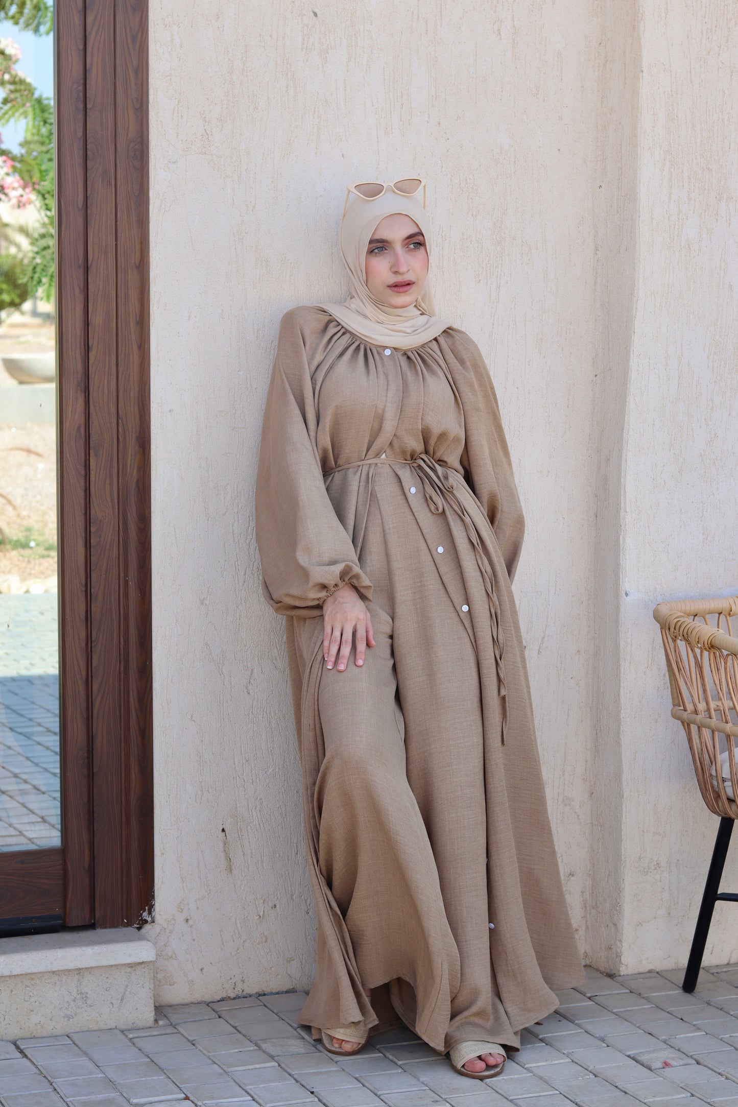 Nivian set In Dark-Beige